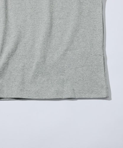 6盎司 前置Logo刺繡 後背印花 圓領T恤 PRINT ROUND FIRST