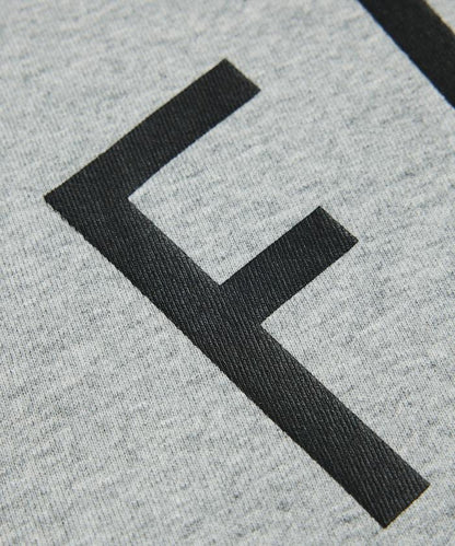 6盎司 前置Logo刺繡 後背印花 圓領T恤 PRINT ROUND FIRST