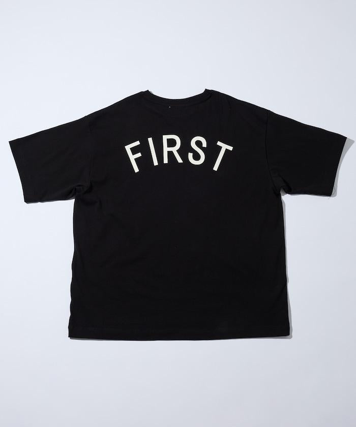 6盎司 前置Logo刺繡 後背印花 圓領T恤 PRINT ROUND FIRST