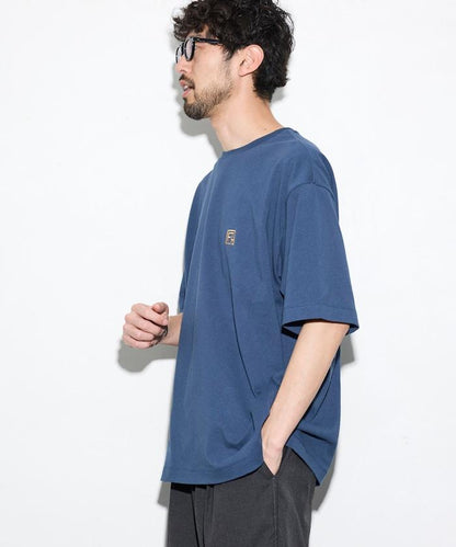 6盎司 前置Logo刺繡 後背印花 圓領T恤 PRINT ROUND FIRST