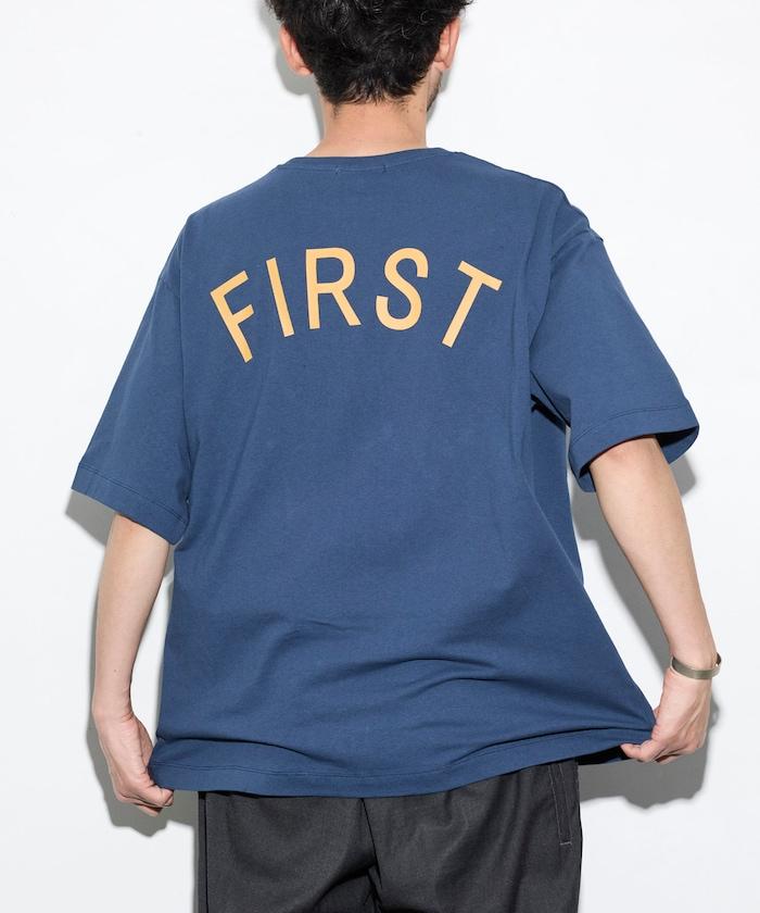 6盎司 前置Logo刺繡 後背印花 圓領T恤 PRINT ROUND FIRST