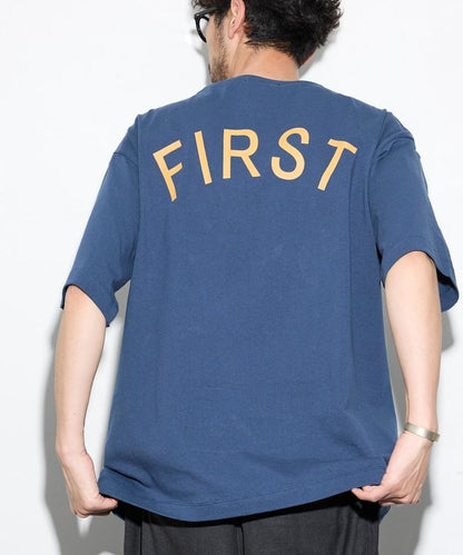 6盎司 前置Logo刺繡 後背印花 圓領T恤 PRINT ROUND FIRST