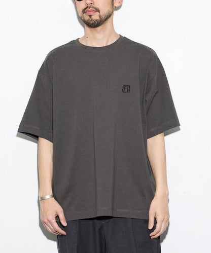 6盎司 前置Logo刺繡 後背印花 圓領T恤 PRINT ROUND FIRST