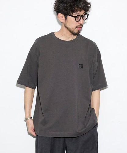 6盎司 前置Logo刺繡 後背印花 圓領T恤 PRINT ROUND FIRST