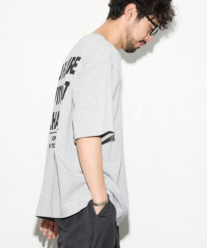 6盎司前胸刺繡logo圓領後背印花T恤 PRINT LEFT CHEST EMBROIDERY BOX FIRST