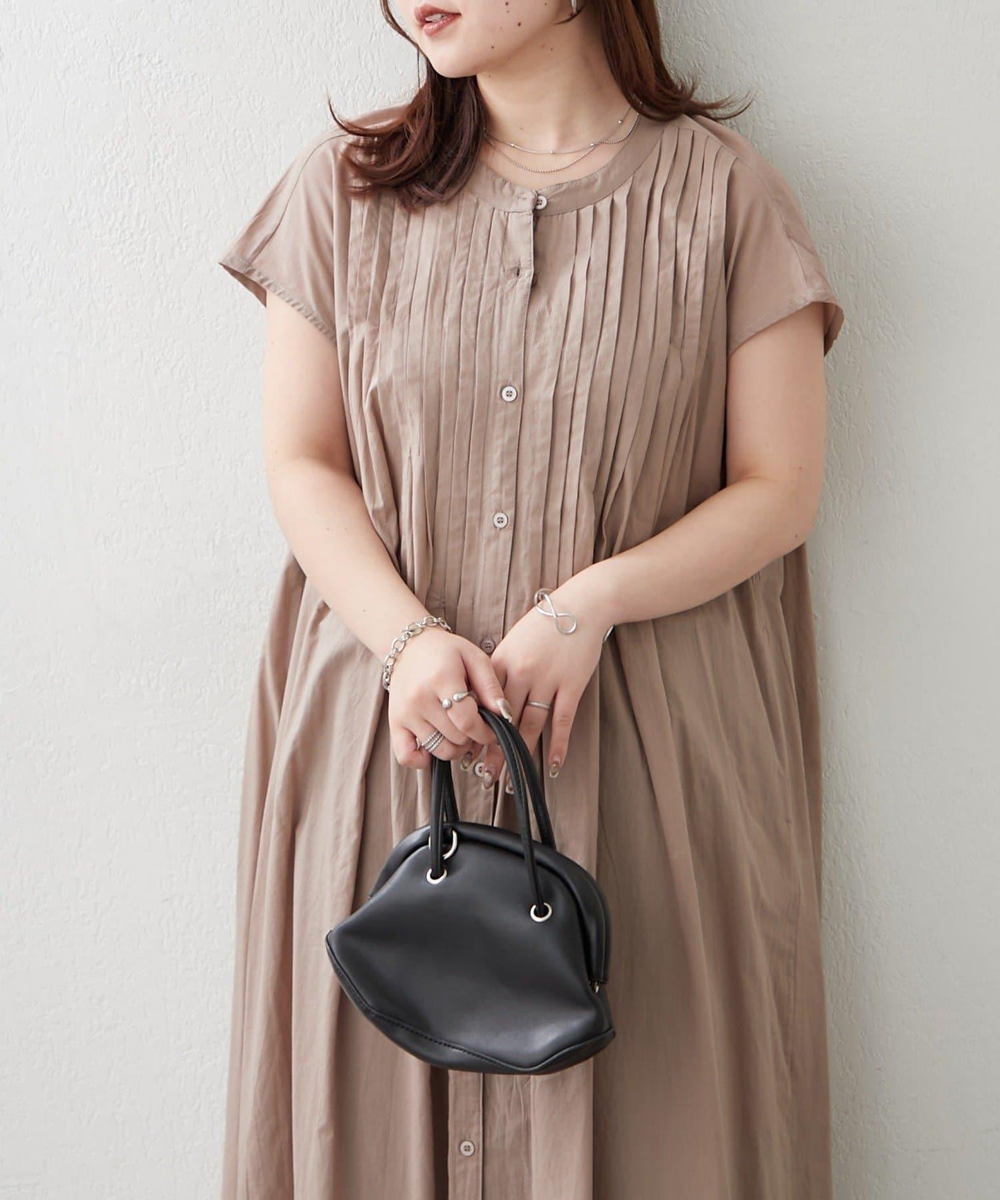 輕盈面料 法式短袖 褶皺 連衣裙