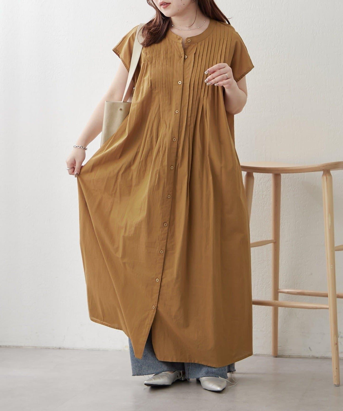 輕盈面料 法式短袖 褶皺 連衣裙