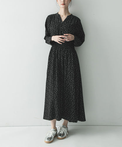 腰部抽褶圓點連衣裙