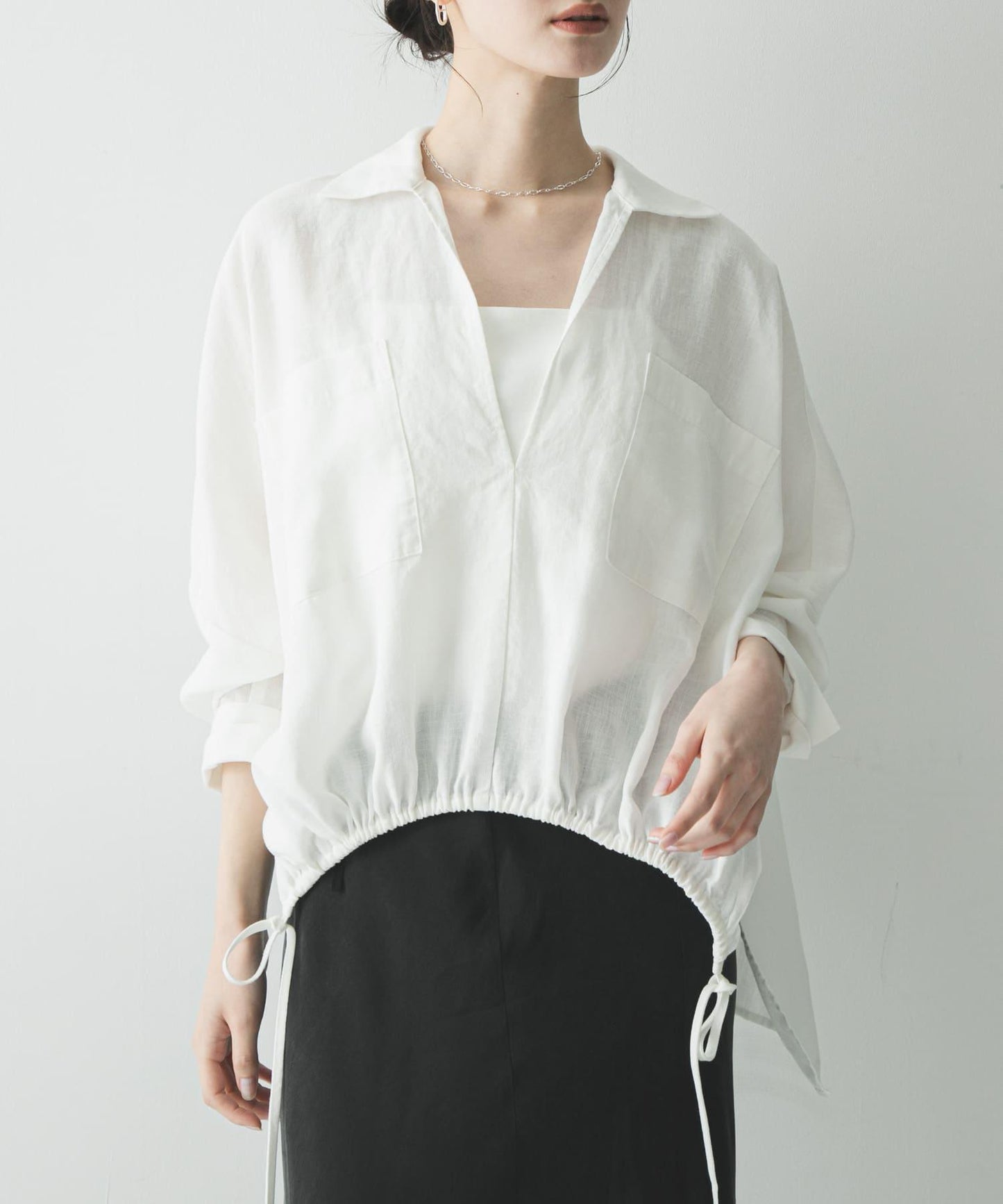 亞麻人造絲抽褶下襬襯衫