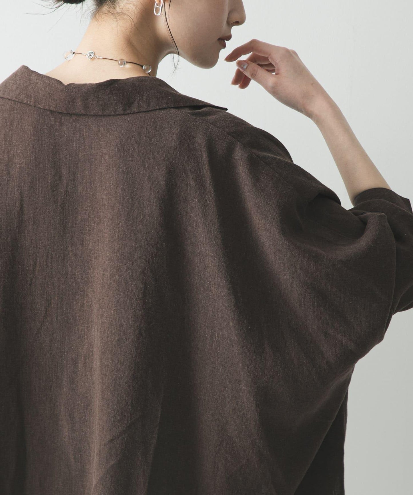 亞麻人造絲抽褶下襬襯衫