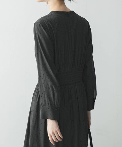 腰部抽褶圓點連衣裙