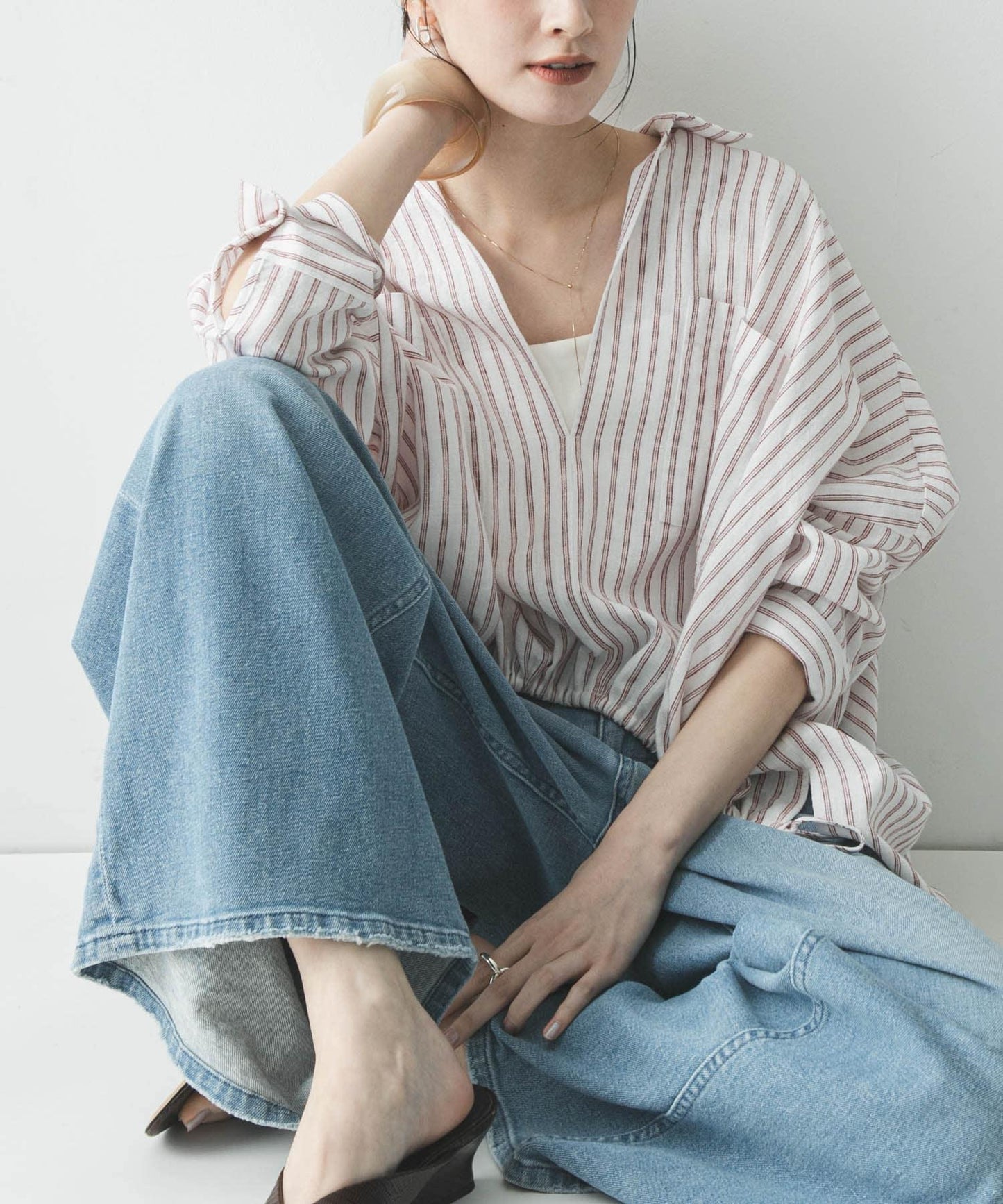 亞麻人造絲抽褶下襬襯衫