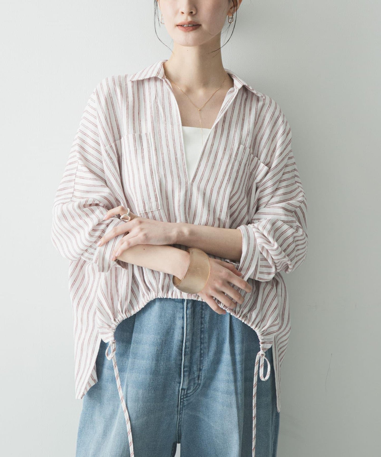 亞麻人造絲抽褶下襬襯衫