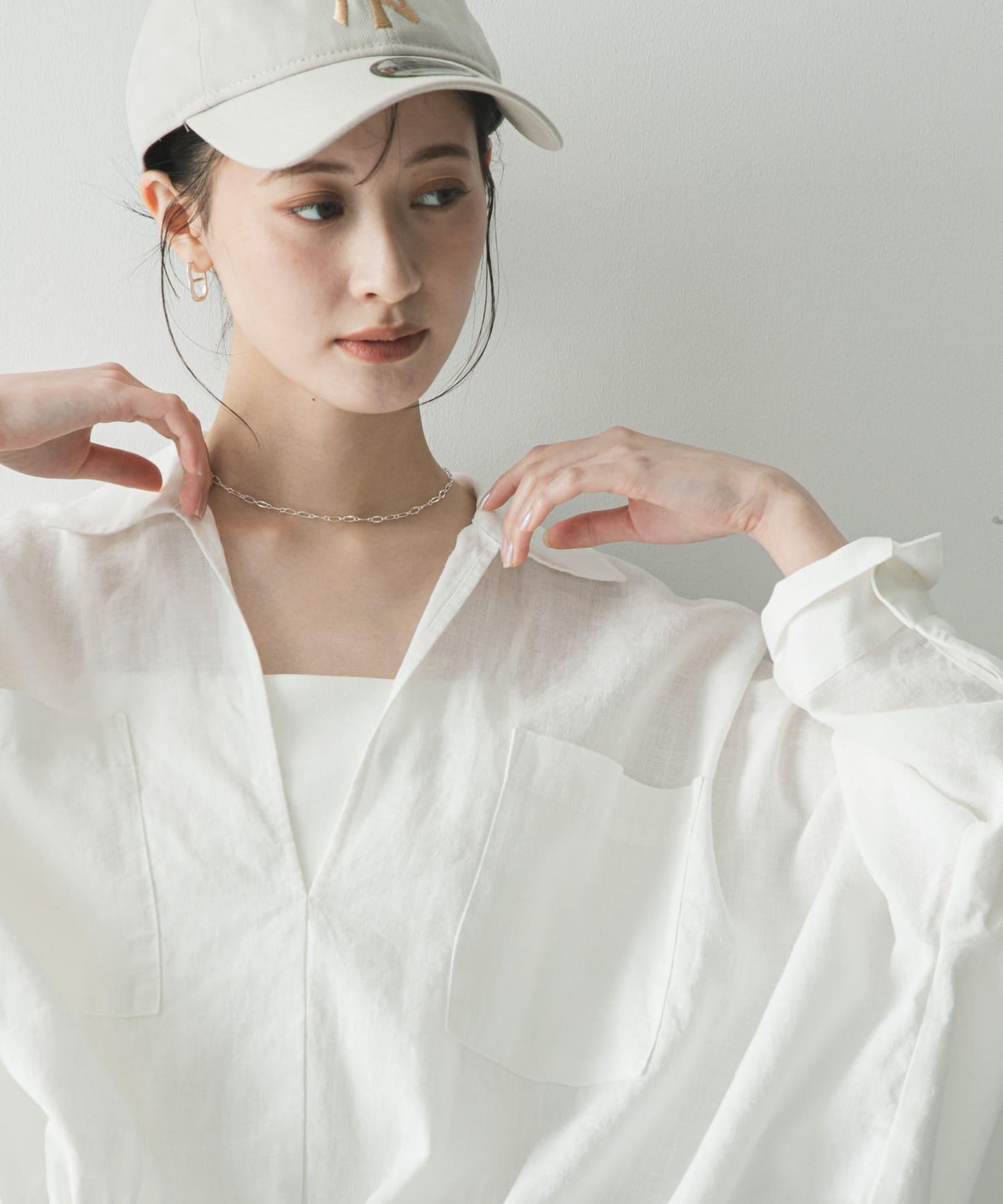 亞麻人造絲抽褶下襬襯衫