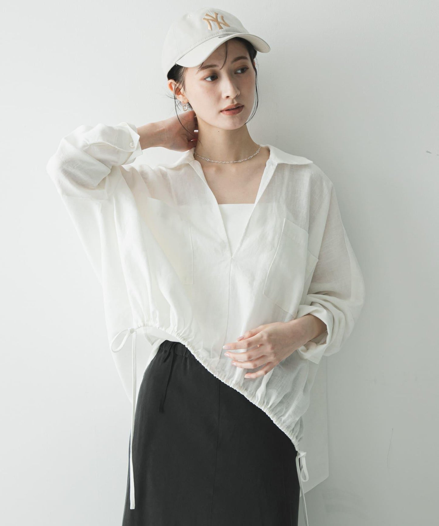 亞麻人造絲抽褶下襬襯衫