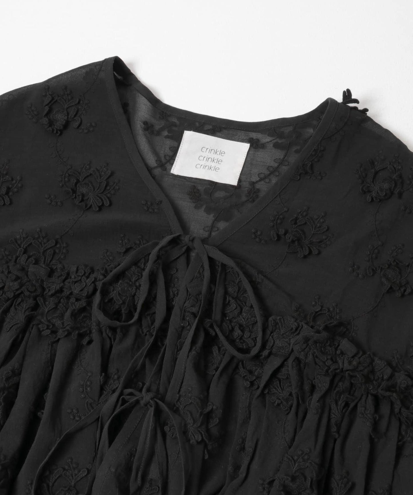 crinkle crinkle crinkle 3D EMBROIDERY 小披肩