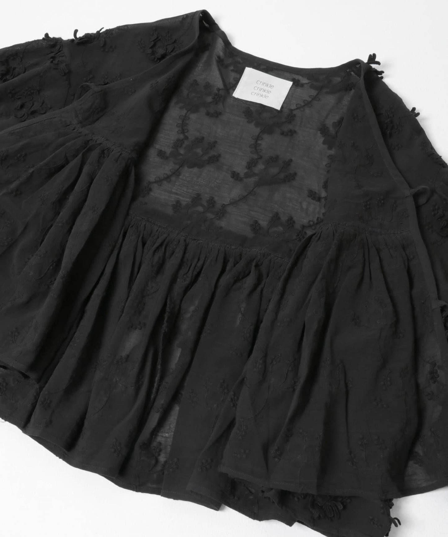 crinkle crinkle crinkle 3D EMBROIDERY 小披肩