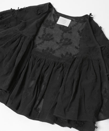 crinkle crinkle crinkle 3D EMBROIDERY 小披肩