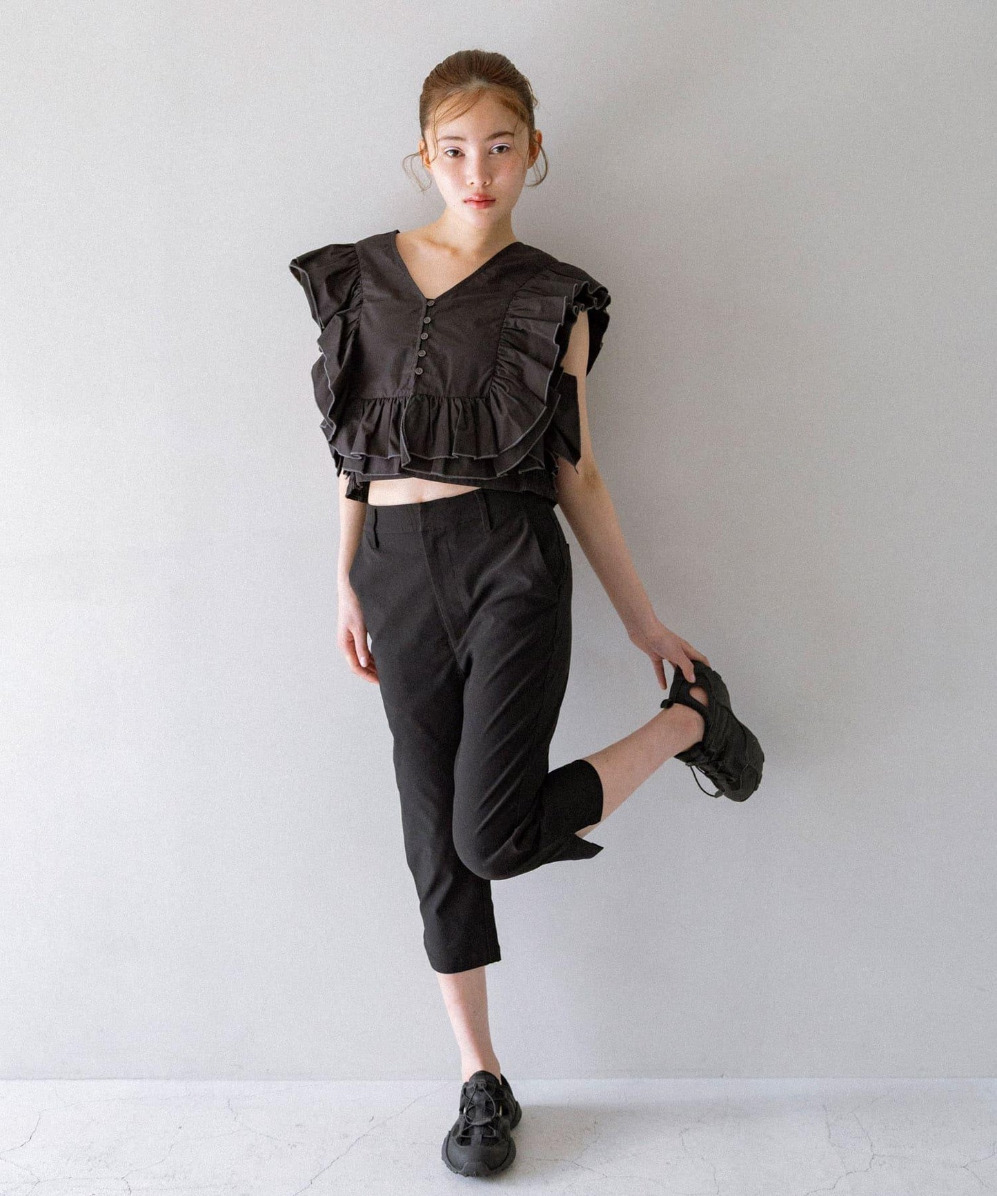 剪裁設計網面運動鞋