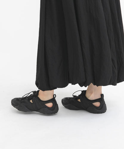 剪裁設計網面運動鞋