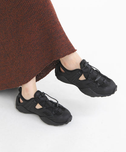 剪裁設計網面運動鞋