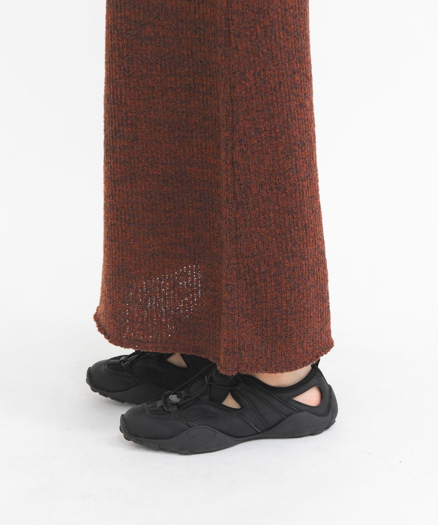 剪裁設計網面運動鞋