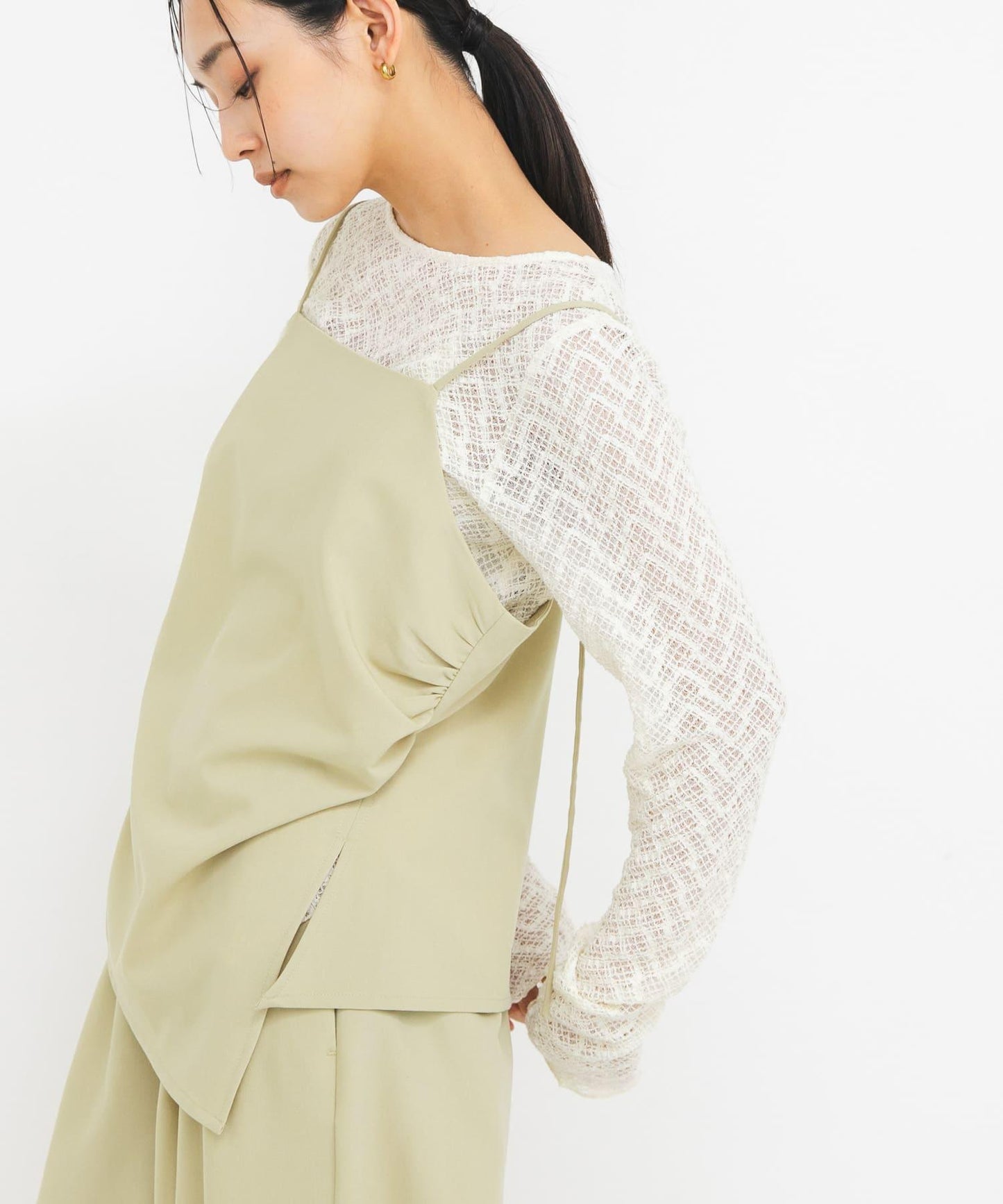 皺褶蕾絲上衣