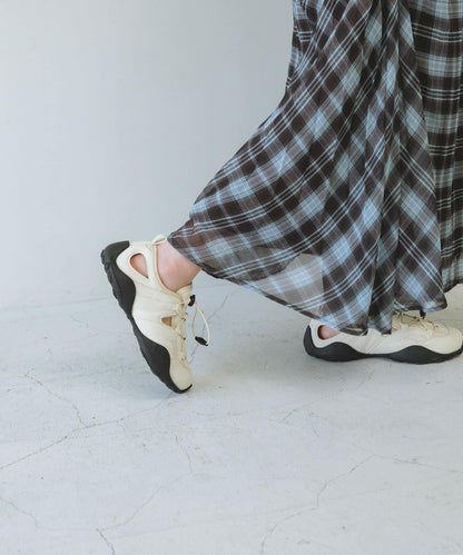 剪裁設計網面運動鞋