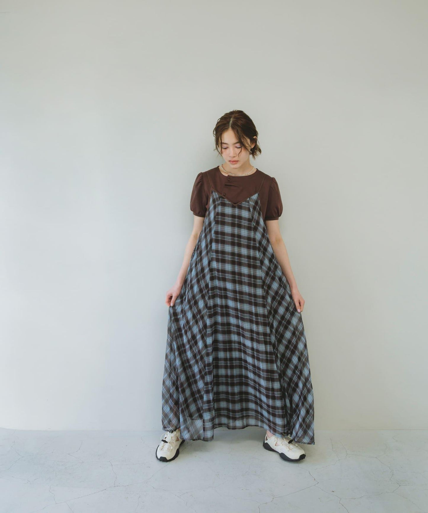 剪裁設計網面運動鞋