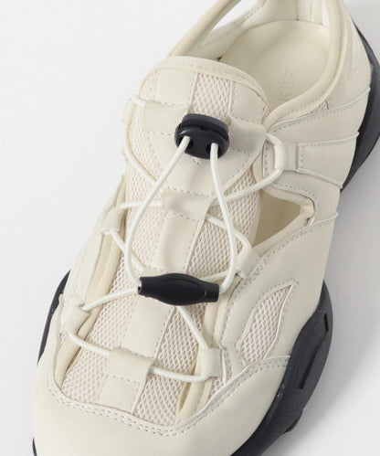 剪裁設計網面運動鞋