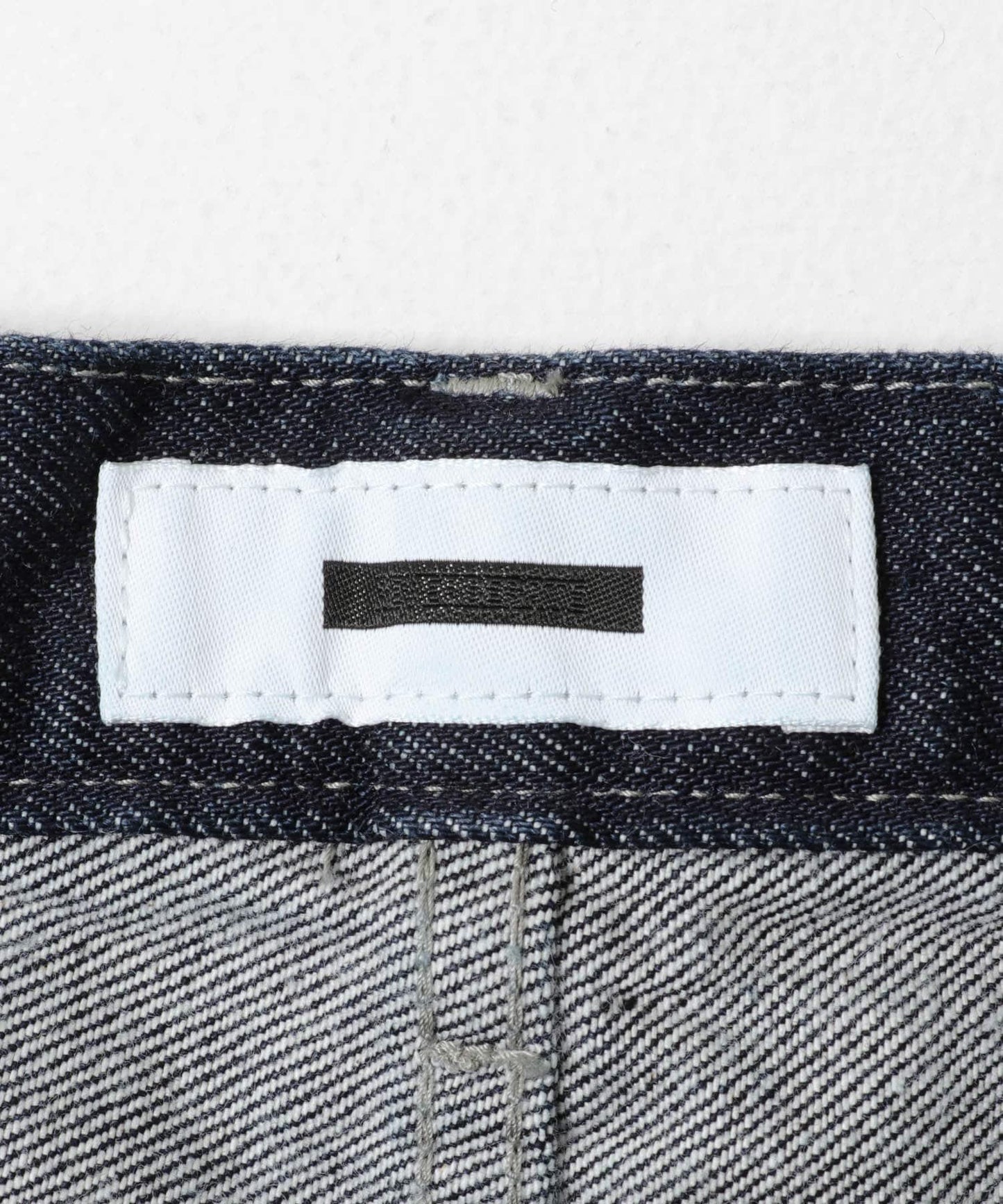 REVERBERATE DENIM PANTS 牛仔褲