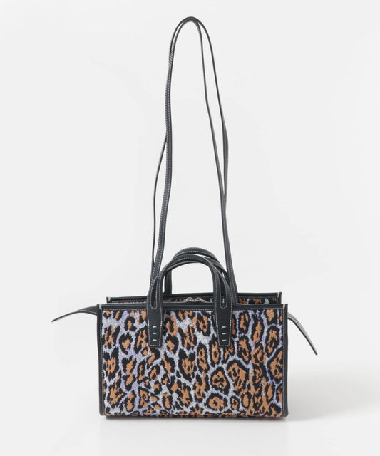 A VACATION SABRINA LILAC LEO