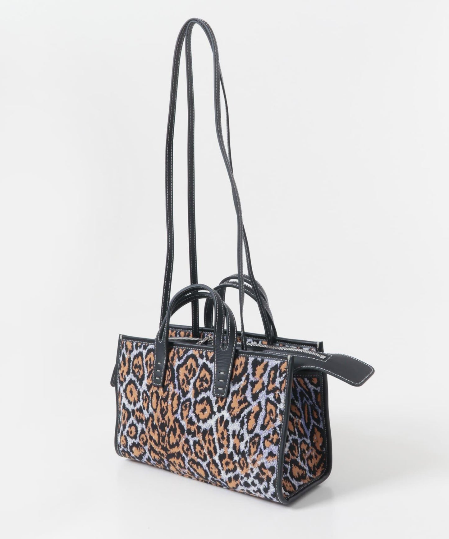 A VACATION SABRINA LILAC LEO