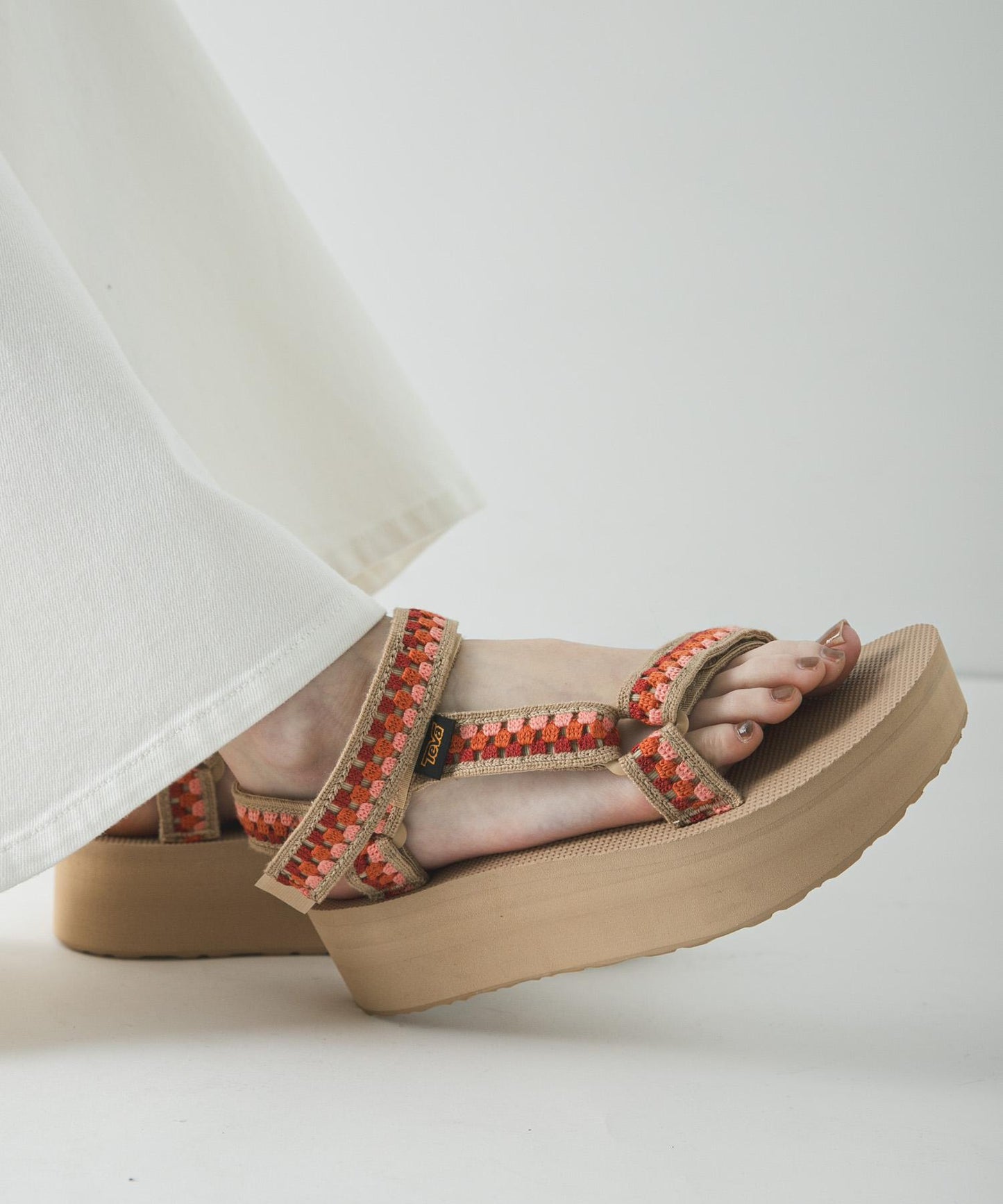 Teva EXCLUSIVE フラットフォーム ユニバーサル テッセラ 厚底設計 鞋款（網絡）