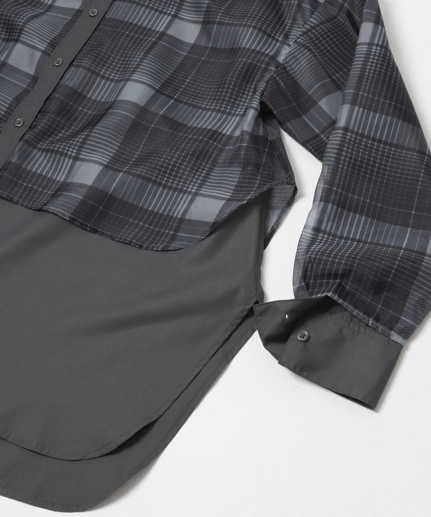 透感格紋疊穿設計襯衫