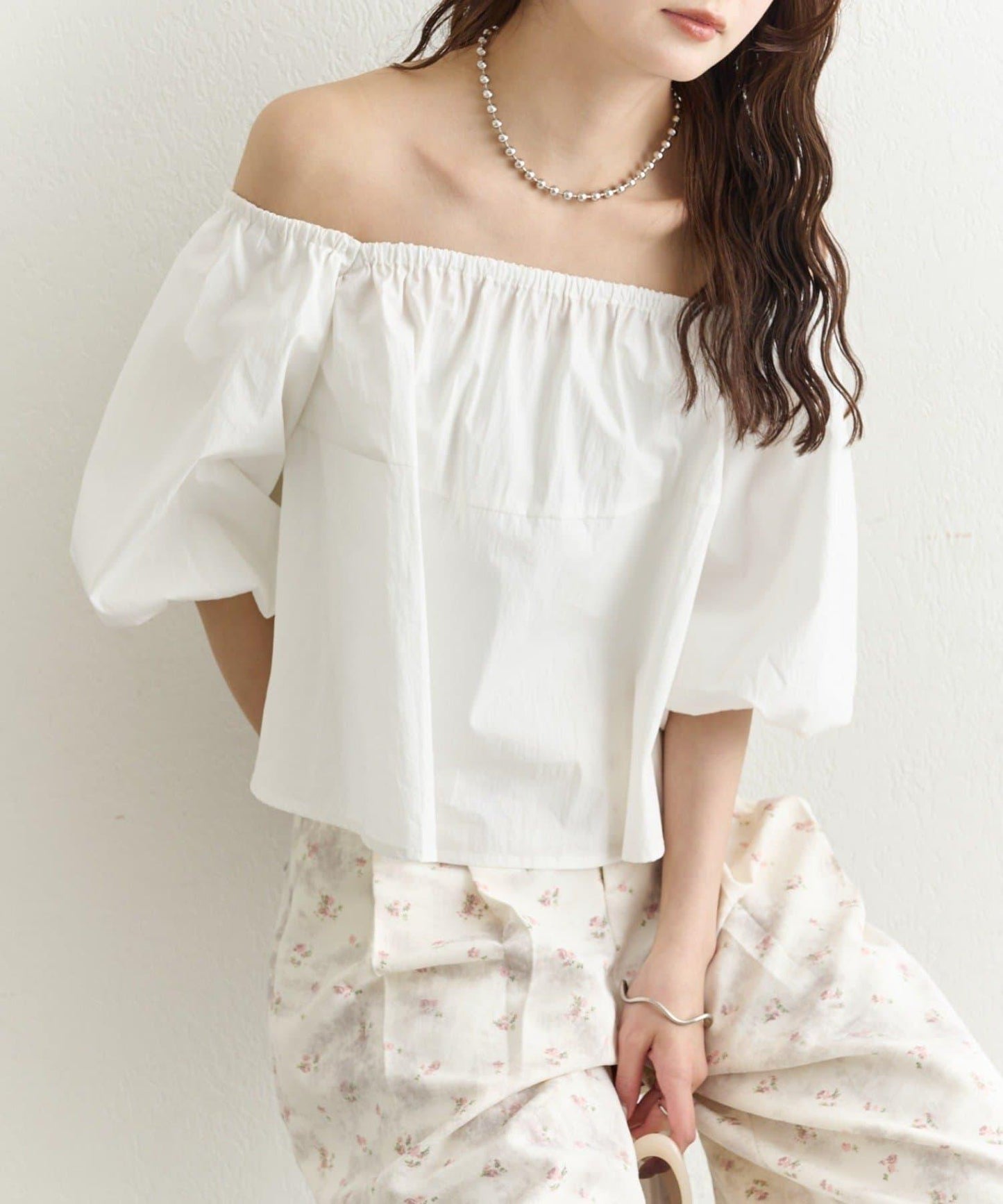 一字肩泡泡袖襯衫