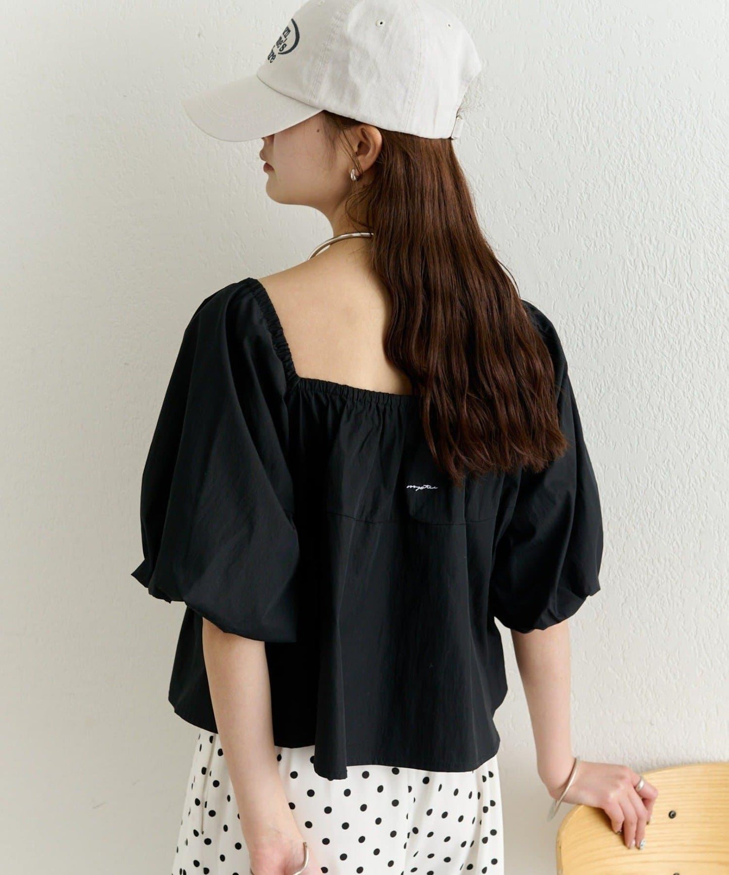 一字肩泡泡袖襯衫