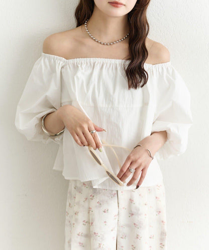 一字肩泡泡袖襯衫