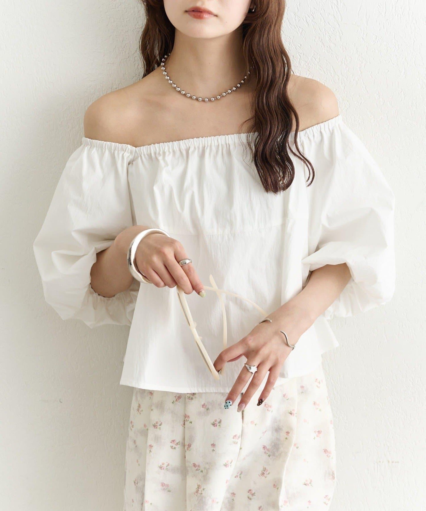 一字肩泡泡袖襯衫