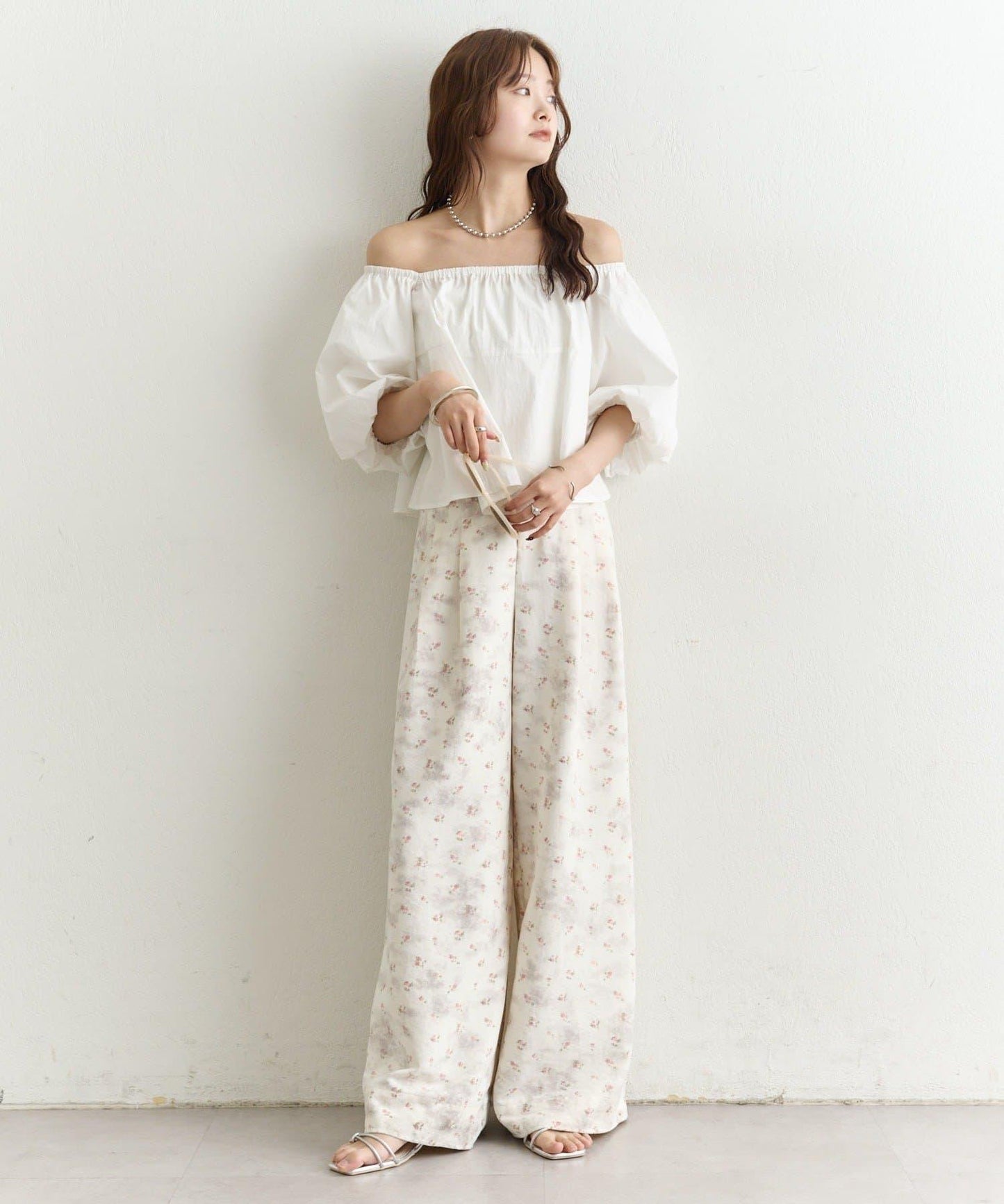 一字肩泡泡袖襯衫