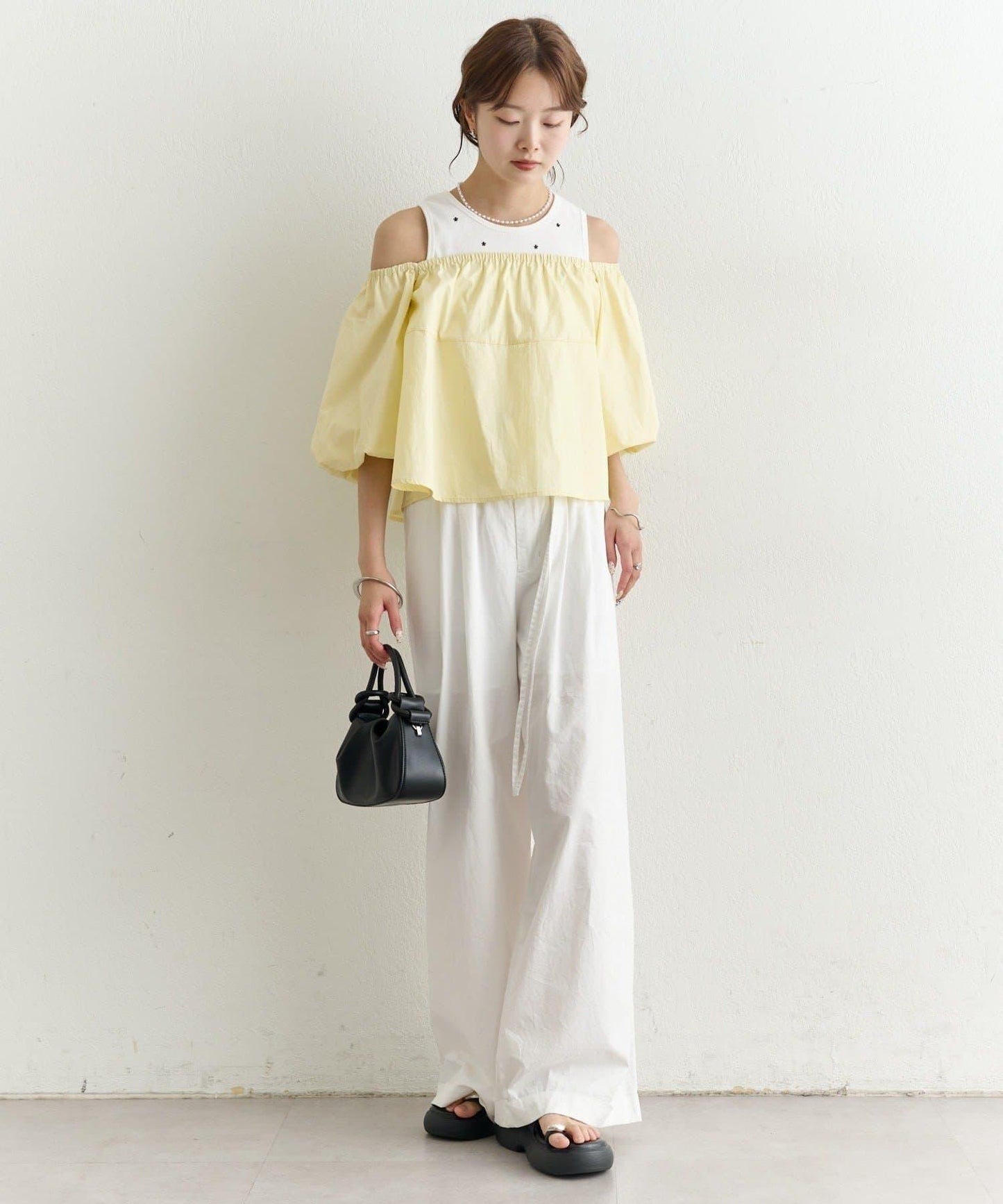 一字肩泡泡袖襯衫