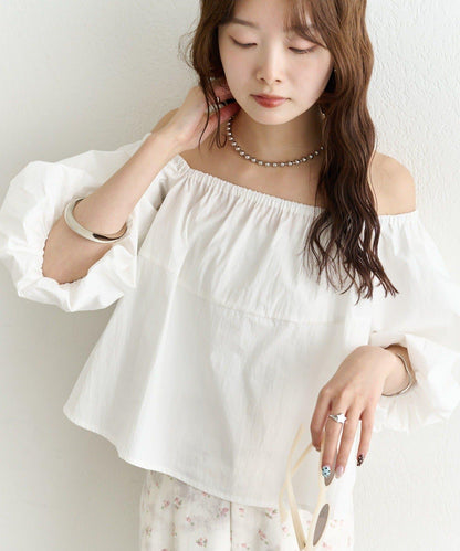 一字肩泡泡袖襯衫