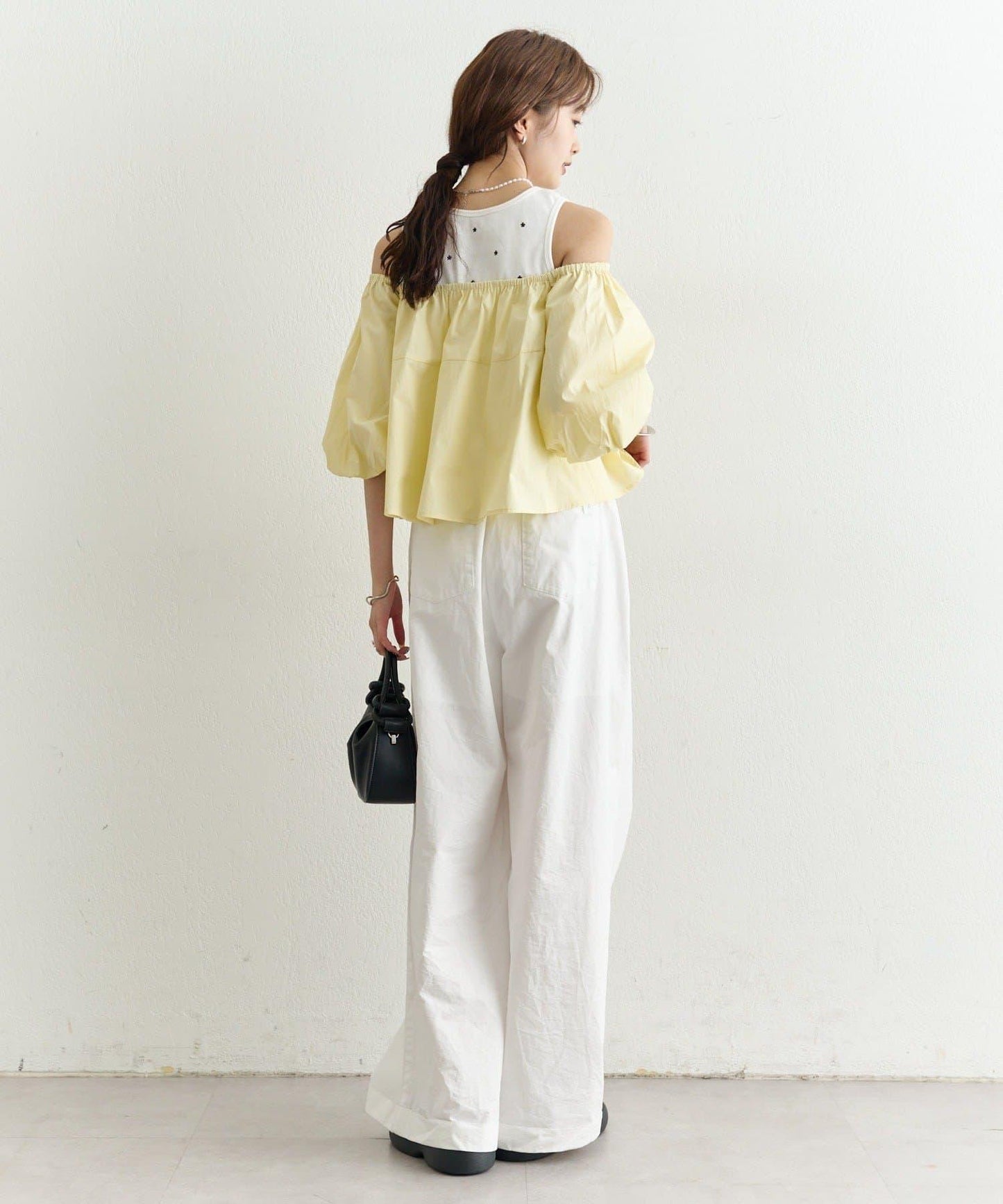 一字肩泡泡袖襯衫