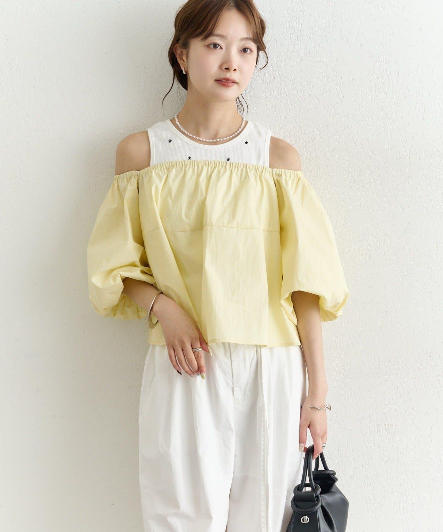 一字肩泡泡袖襯衫