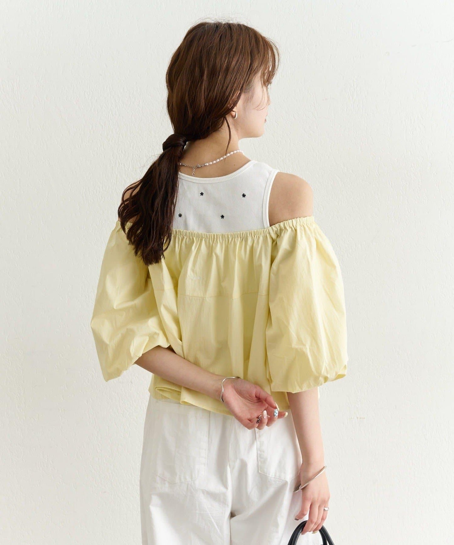 一字肩泡泡袖襯衫