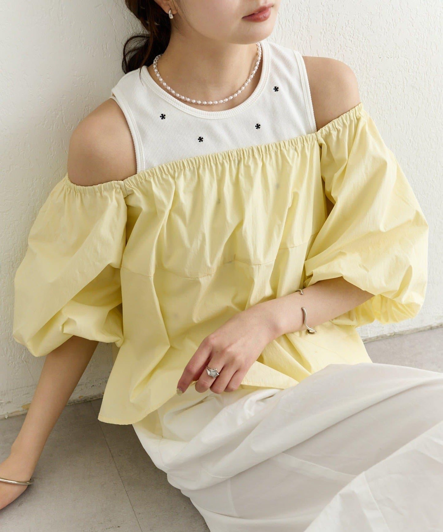 一字肩泡泡袖襯衫