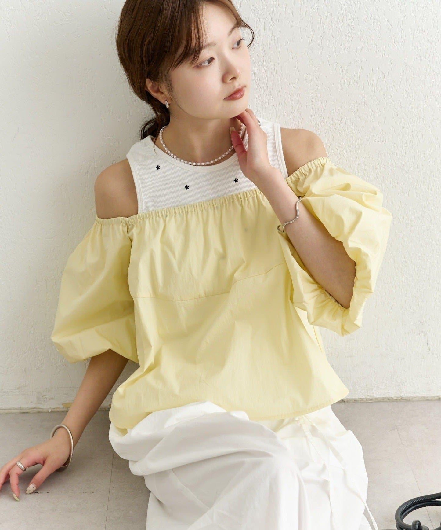 一字肩泡泡袖襯衫