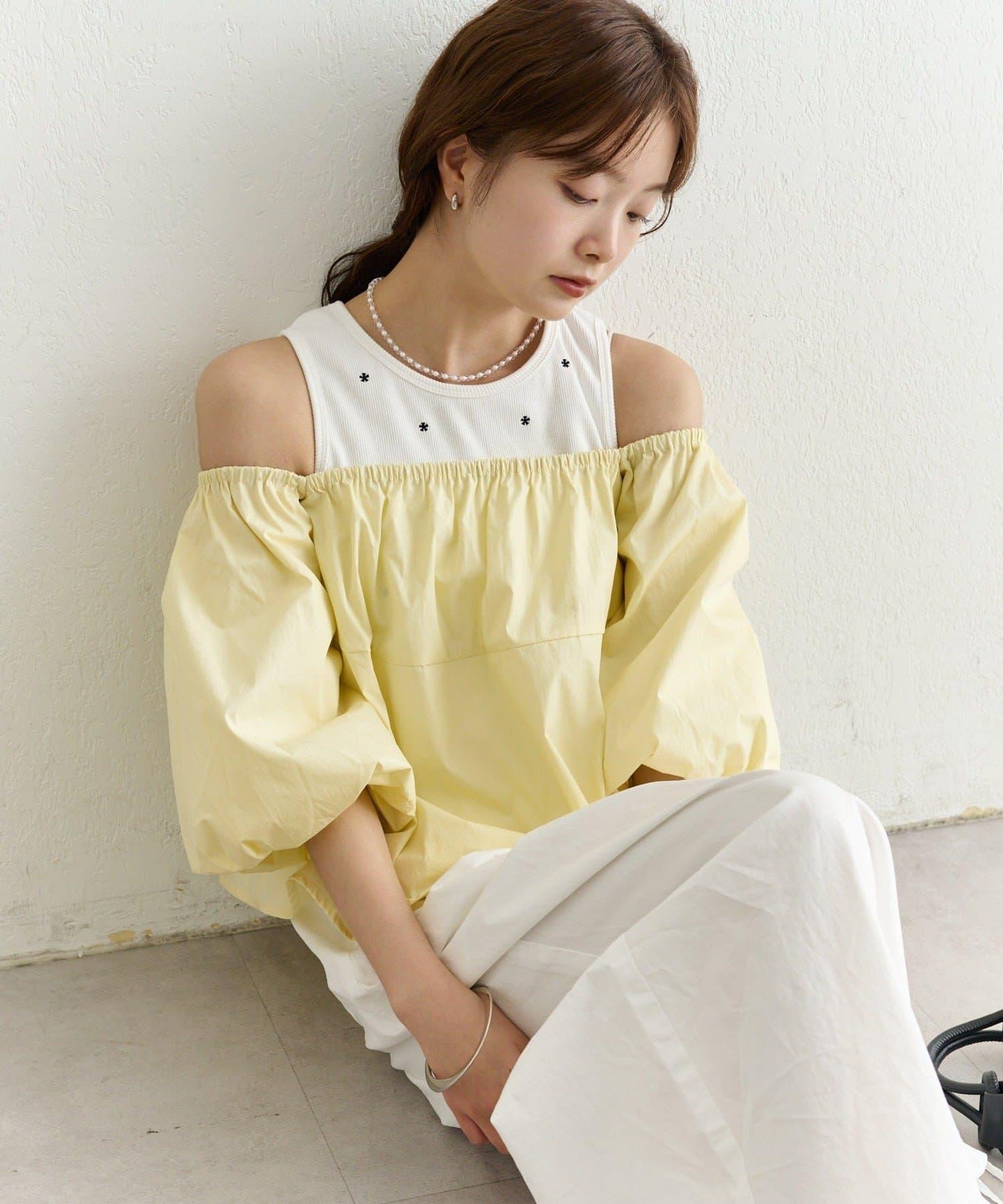 一字肩泡泡袖襯衫