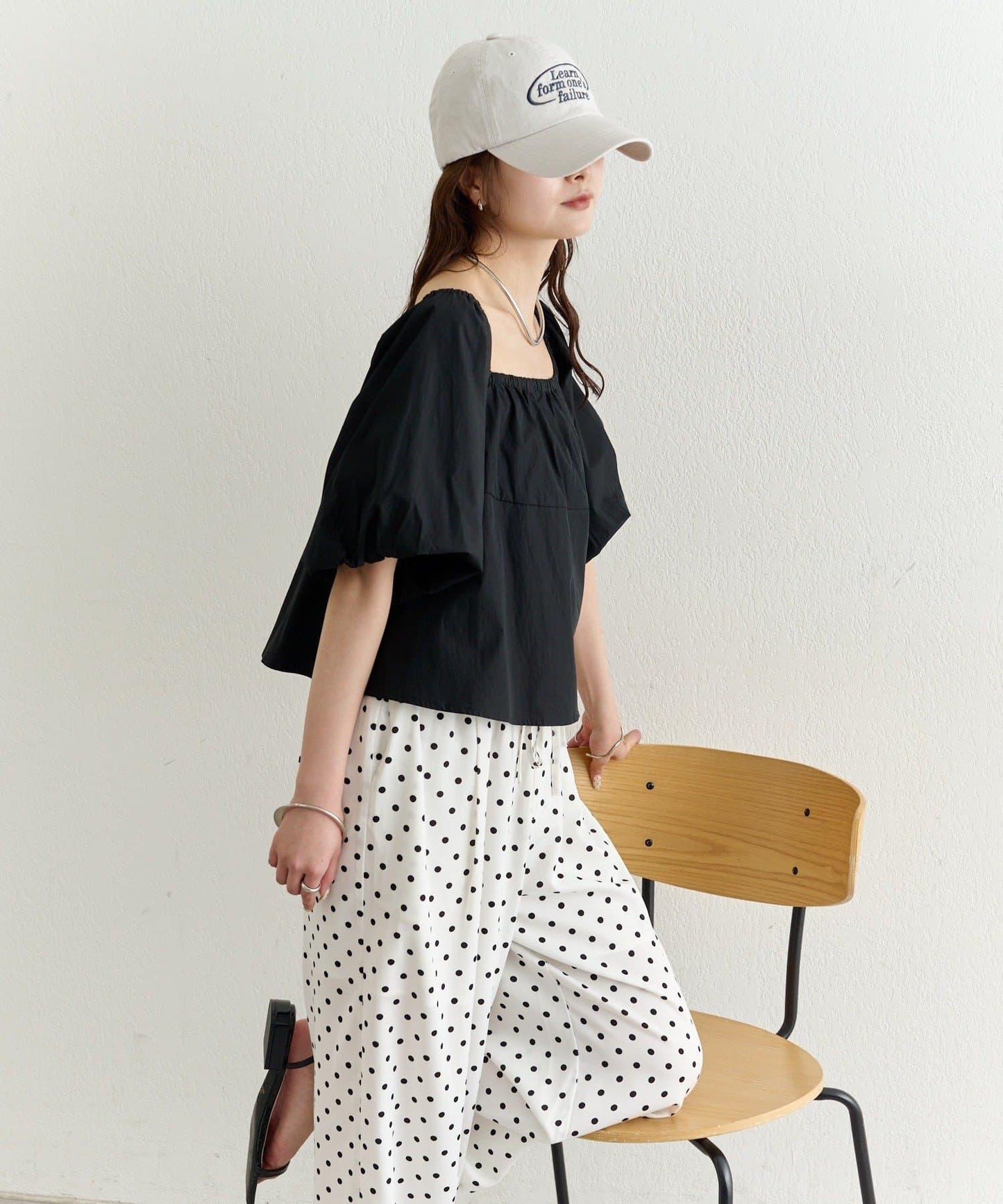 一字肩泡泡袖襯衫