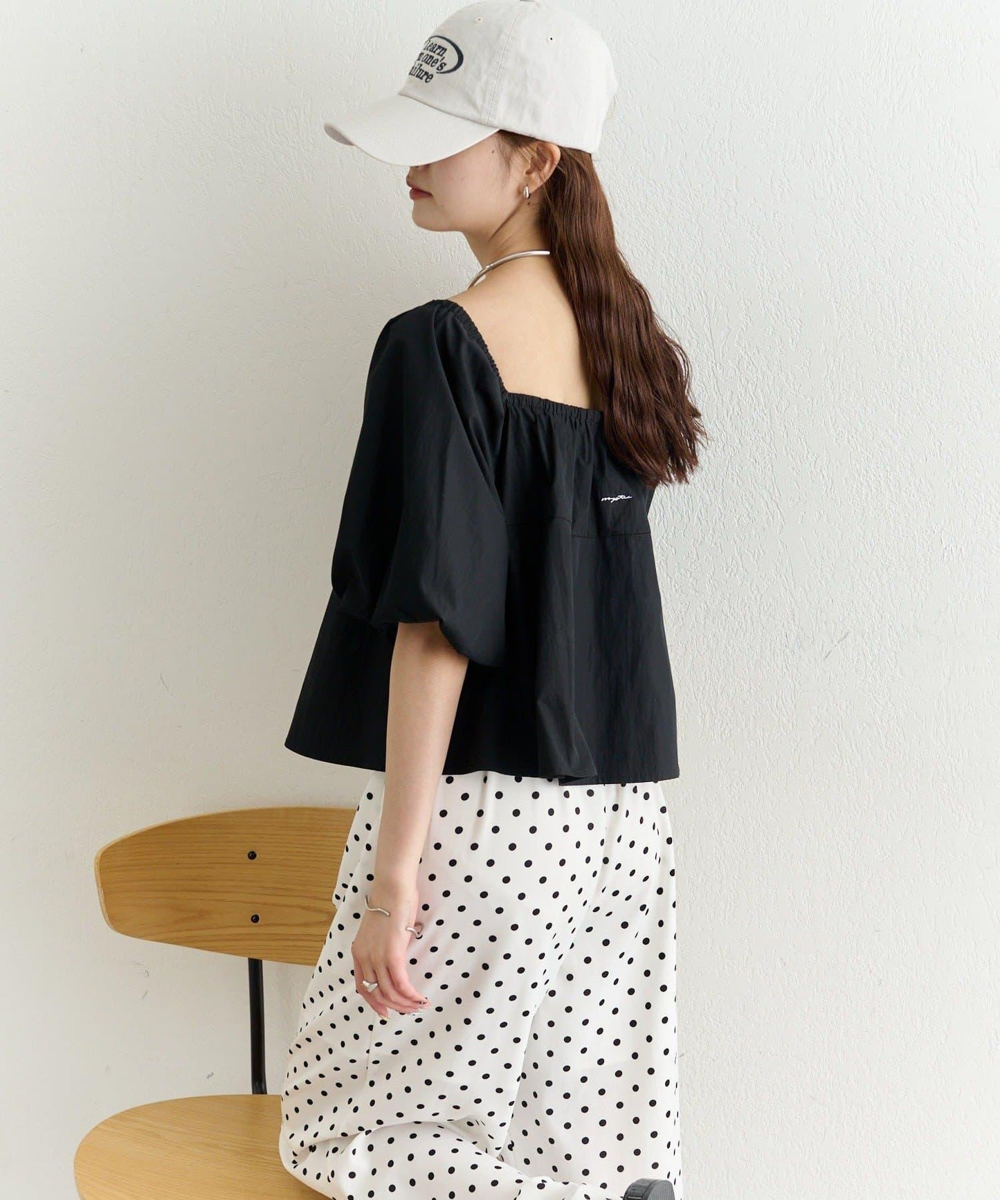 一字肩泡泡袖襯衫